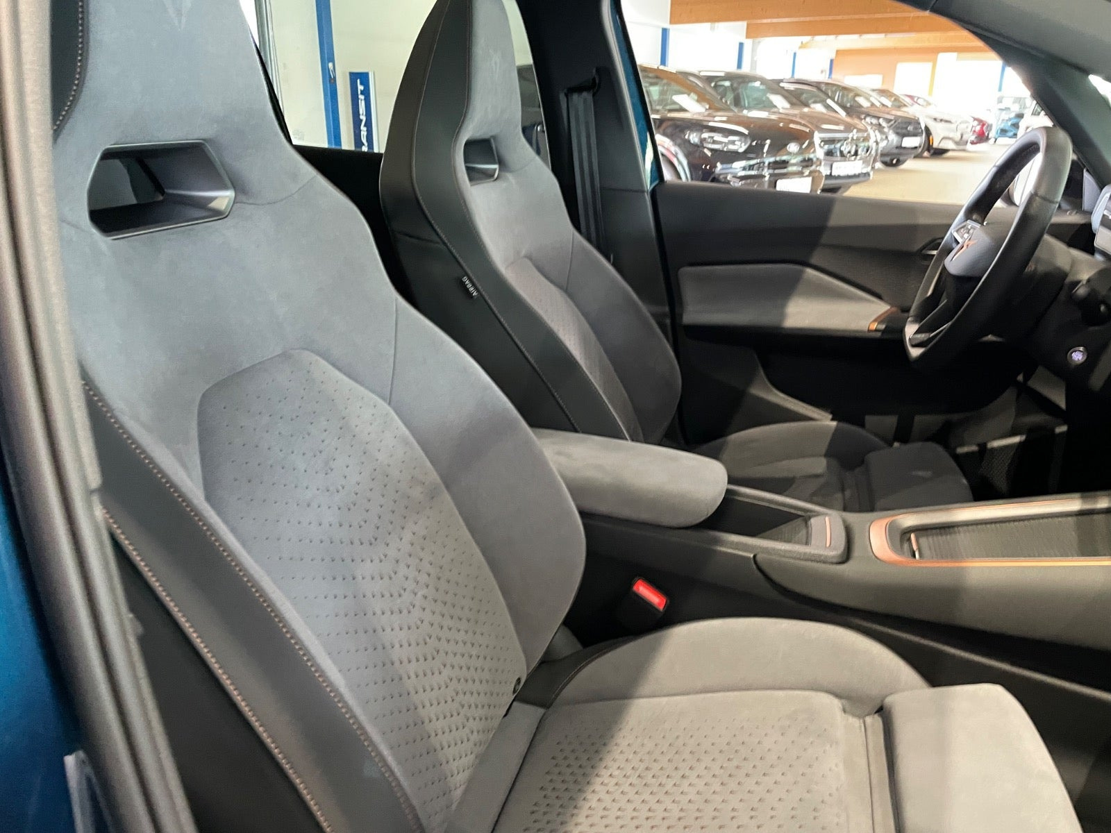 Blå Cupra Born fra 2023