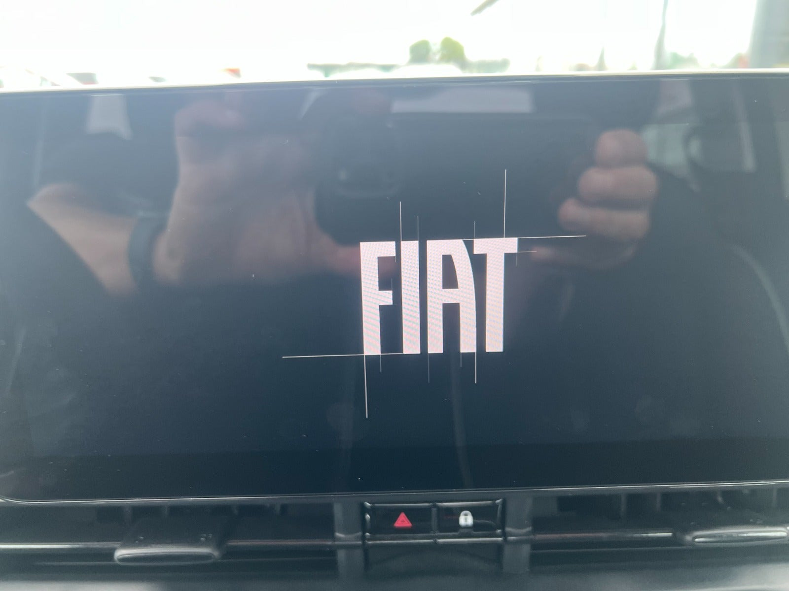 Hvid Fiat 500e fra 2023