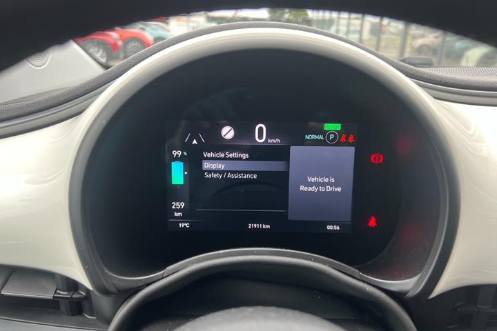 Hvid Fiat 500e fra 2023