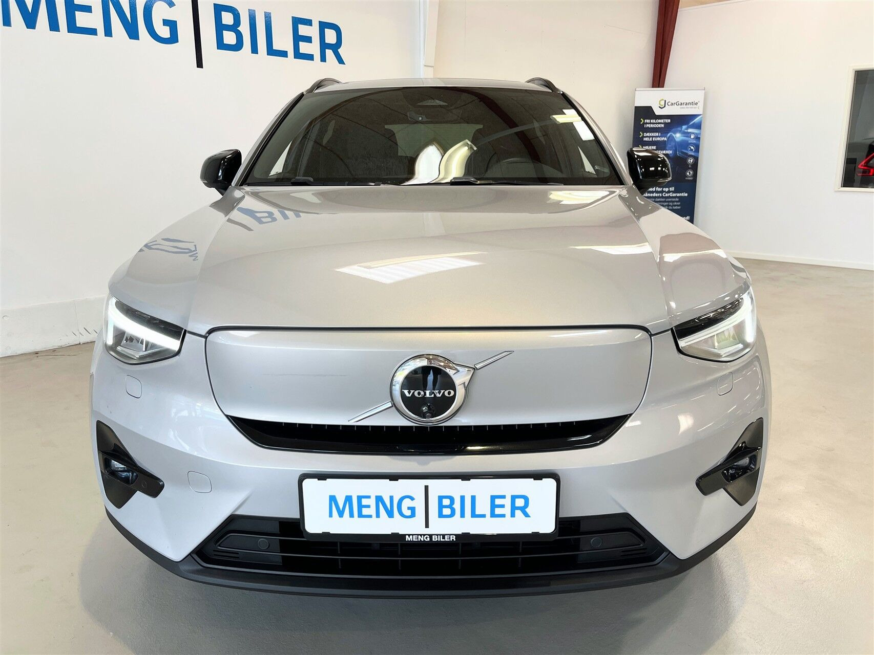 Sølv Volvo XC40 fra 2023