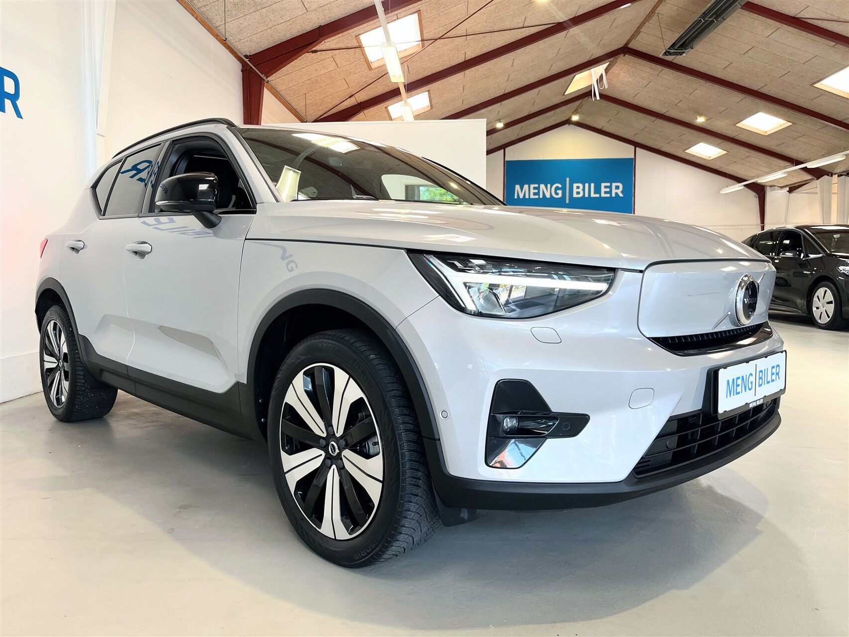 Sølv Volvo XC40 fra 2023