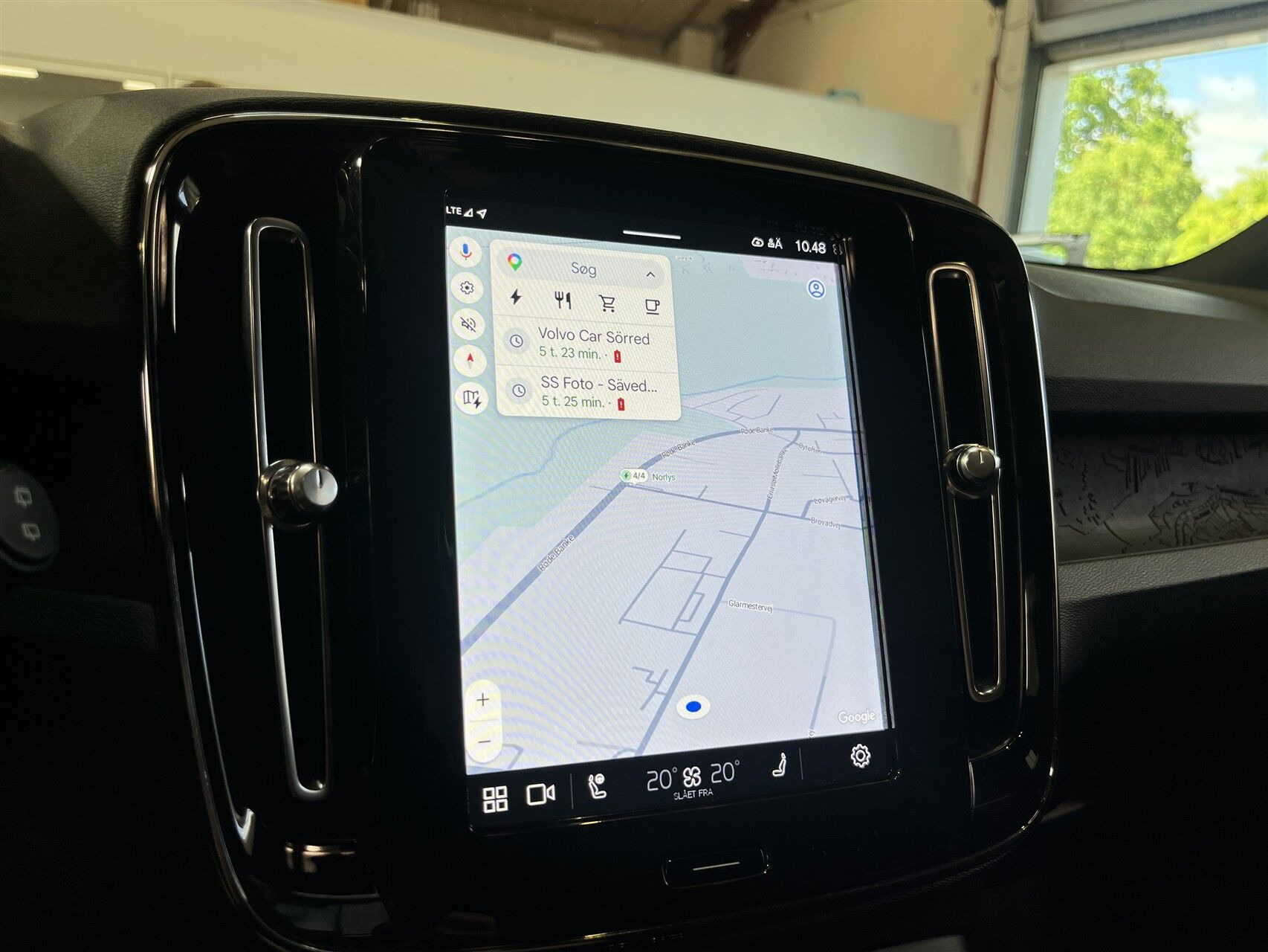 Sølv Volvo XC40 fra 2023