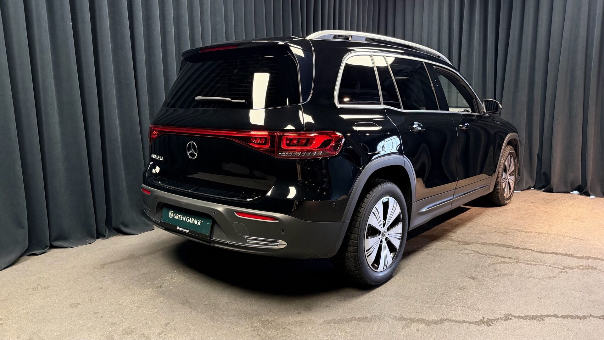Sort Mercedes EQB 250 fra 2022
