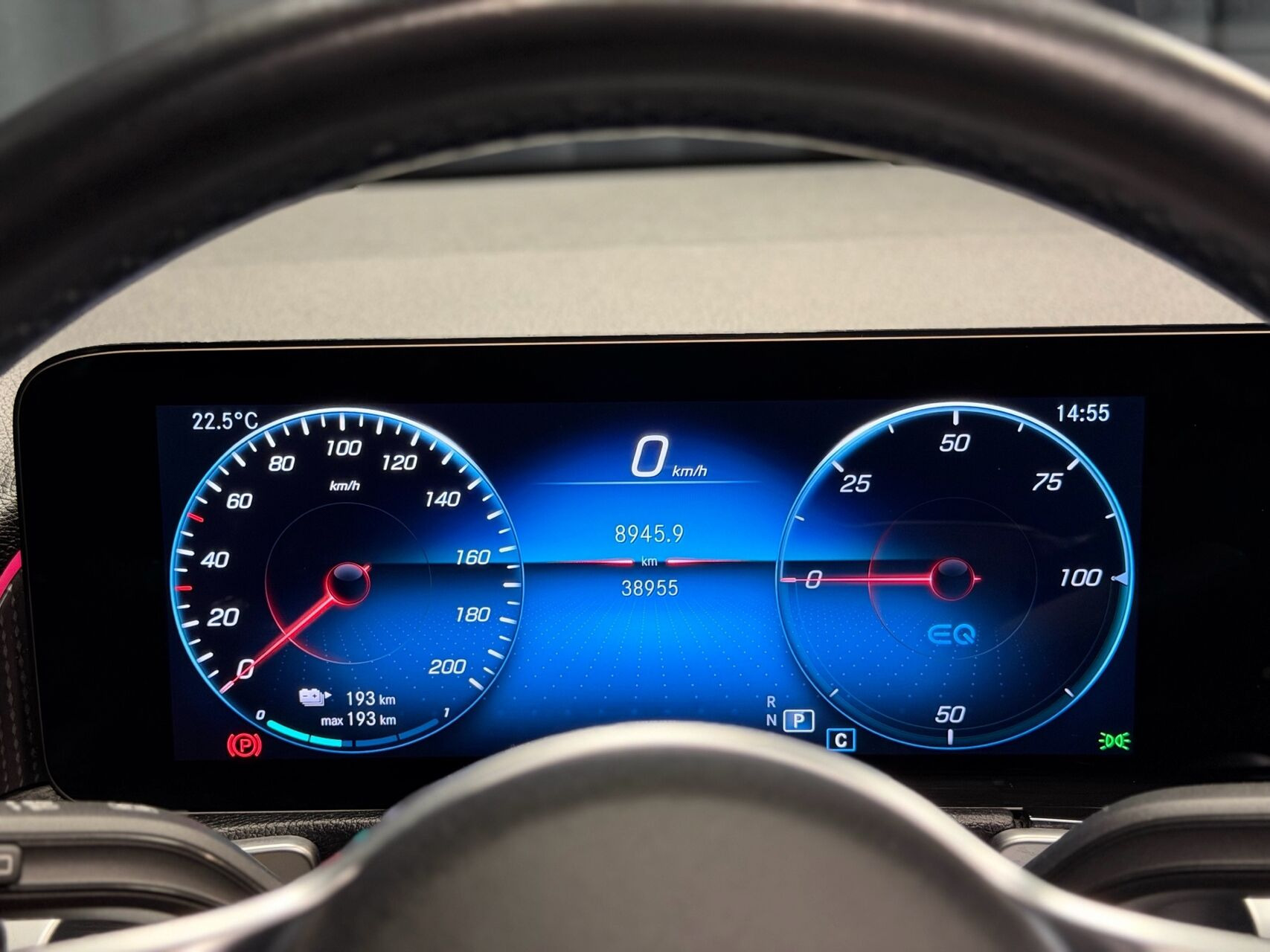Sort Mercedes EQB 250 fra 2022