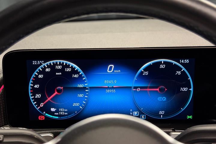 Sort Mercedes EQB 250 fra 2022