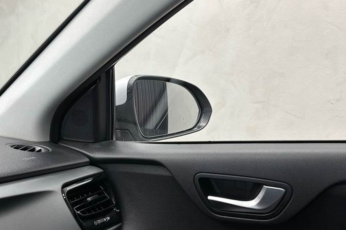Sølv Kia Rio fra 2023
