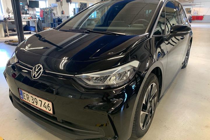 Sort VW ID.3 fra 2023 set udefra