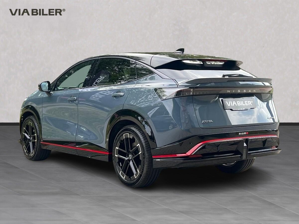 Grå Nissan Ariya fra 2026