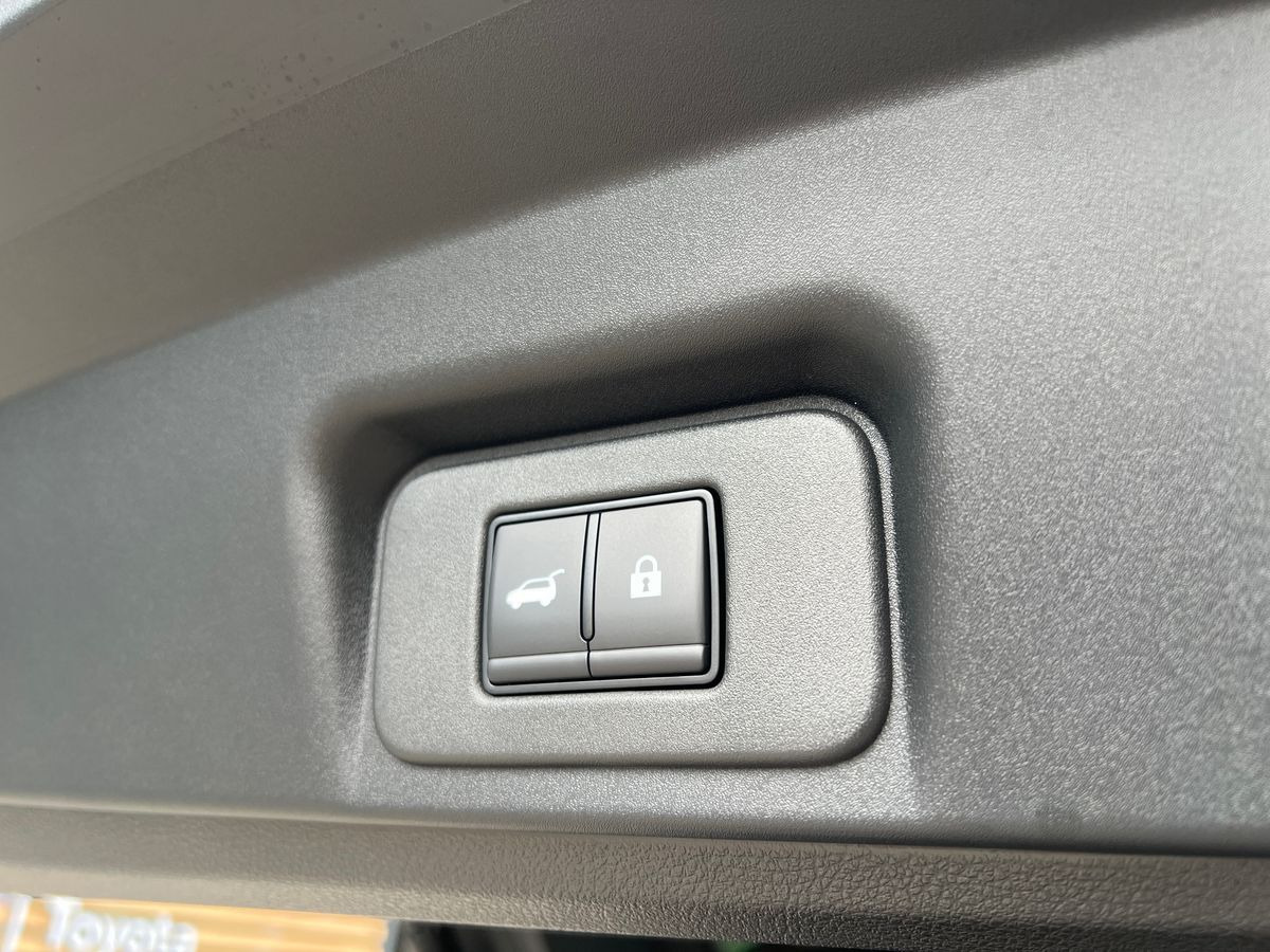 Grå Nissan Ariya fra 2026