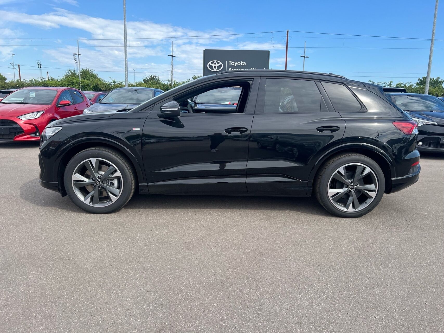 Sort Audi Q4 fra 2026