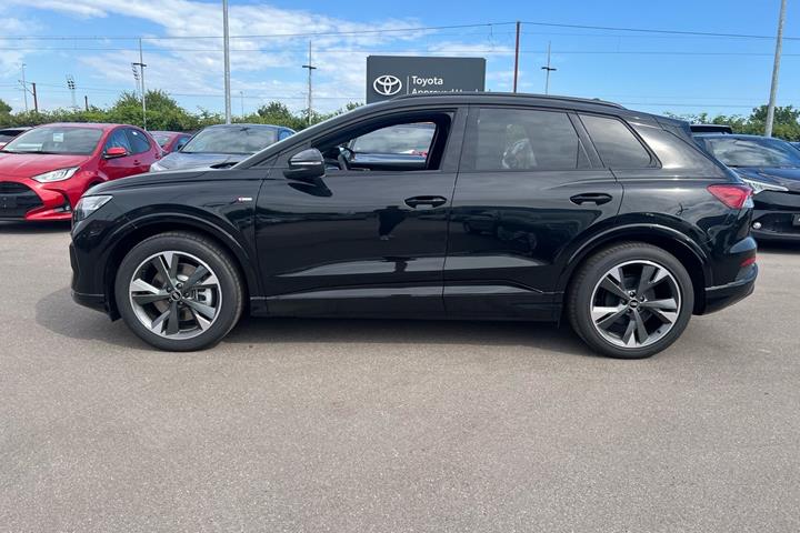 Sort Audi Q4 fra 2026