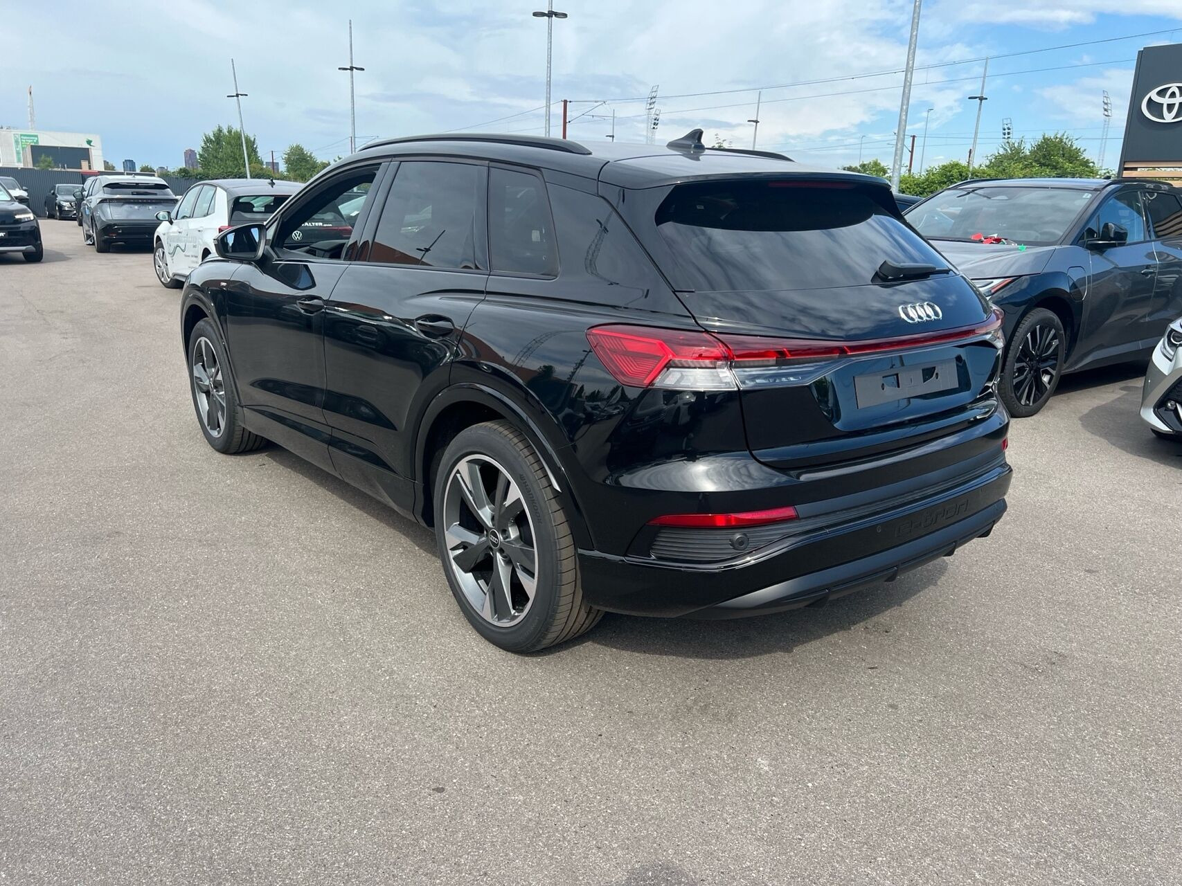 Sort Audi Q4 fra 2026