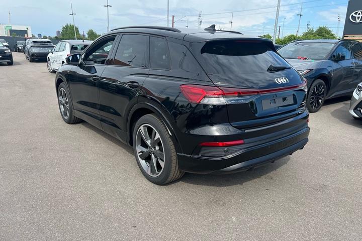 Sort Audi Q4 fra 2026