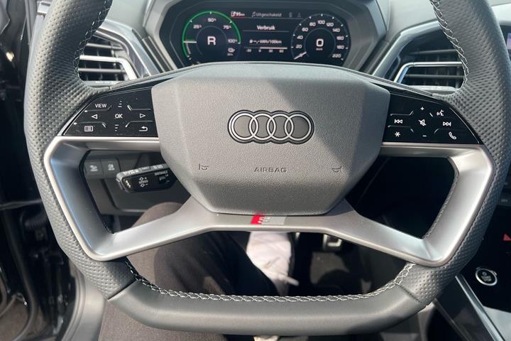 Sort Audi Q4 fra 2026
