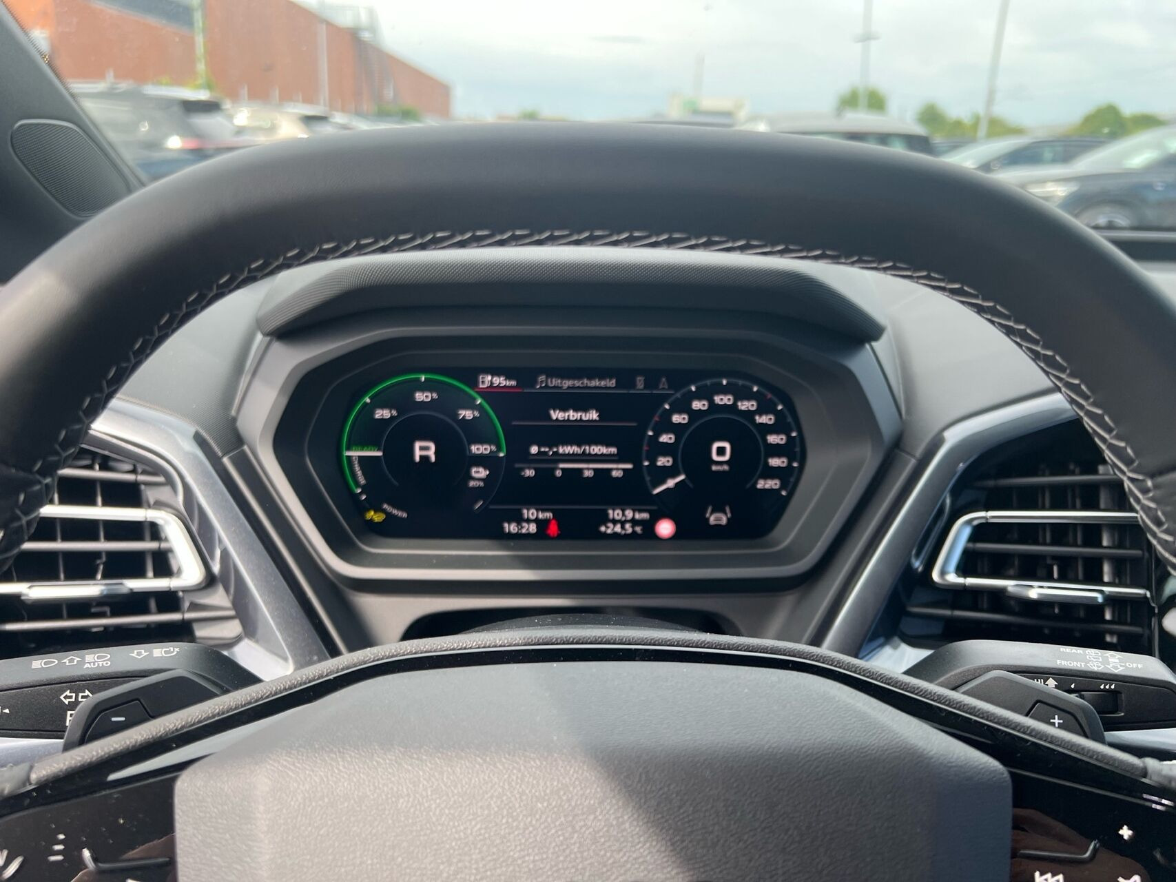 Sort Audi Q4 fra 2026