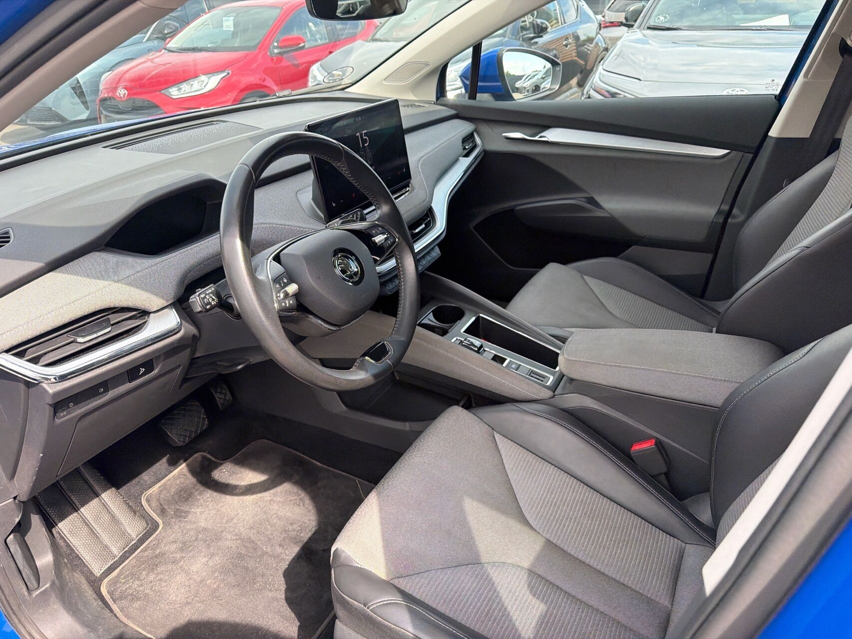 Blå Skoda Enyaq fra 2021