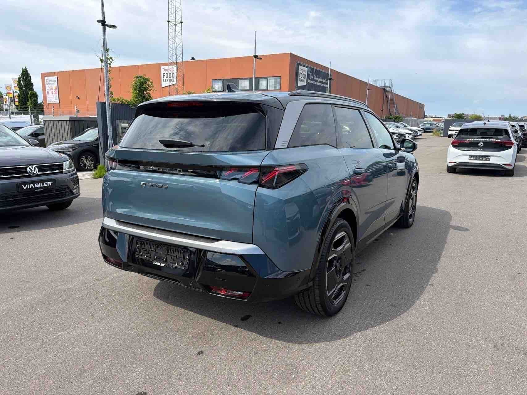 undefined Peugeot e-5008 fra 2025
