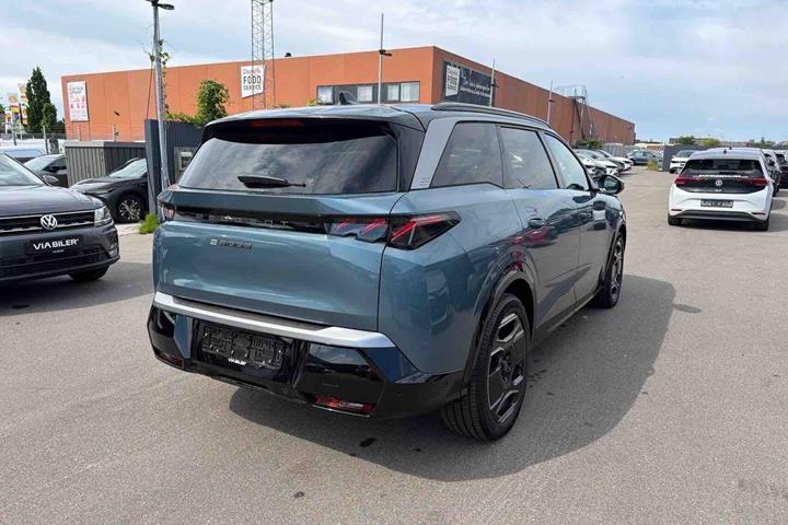 undefined Peugeot e-5008 fra 2025