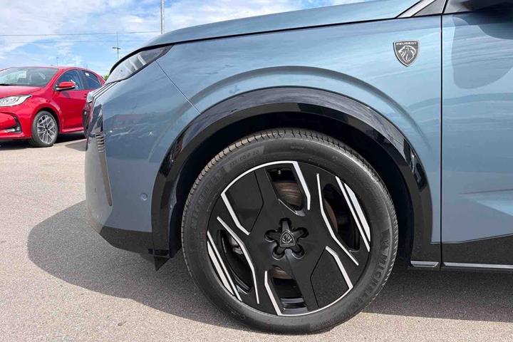 undefined Peugeot e-5008 fra 2025