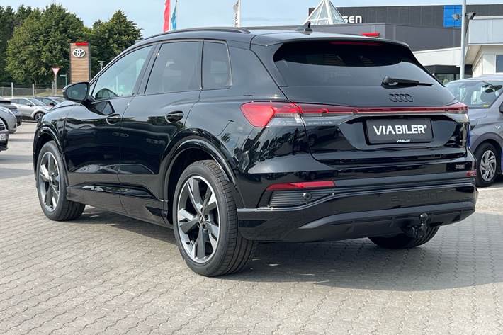 Sort Audi Q4 fra 2026