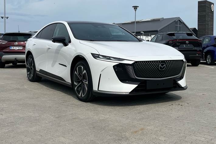 Hvid Mazda 6e fra 2026