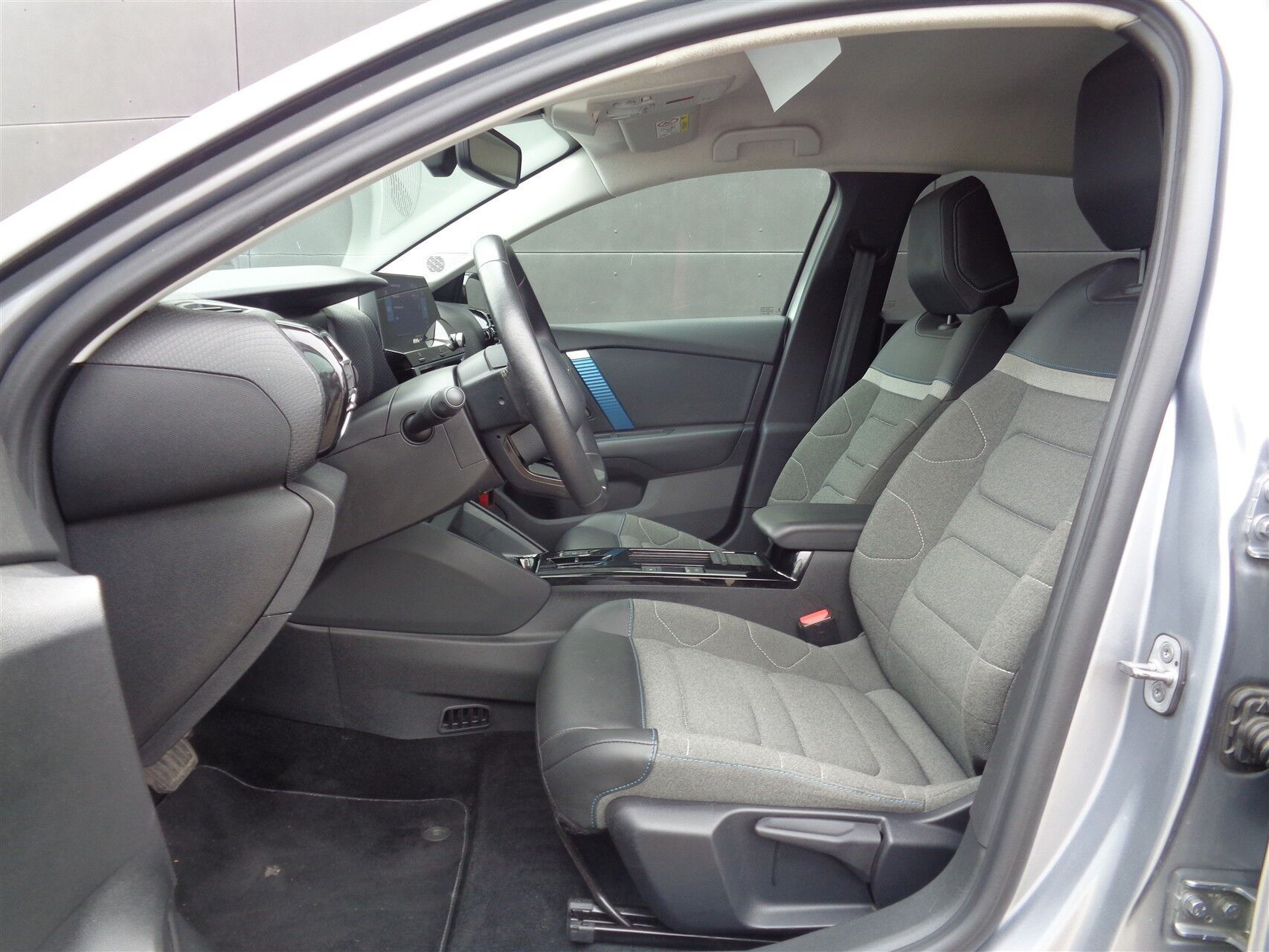 Grå Citroën ë-C4 fra 2021