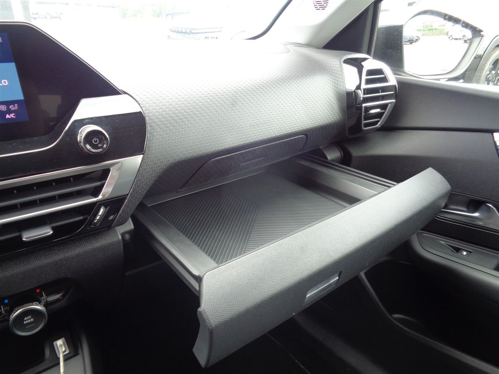 Grå Citroën ë-C4 fra 2021