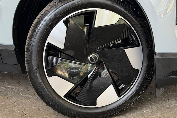 Grå Volvo EX30 fra 2024