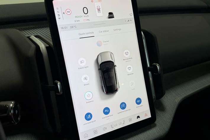 Grå Volvo EX30 fra 2024