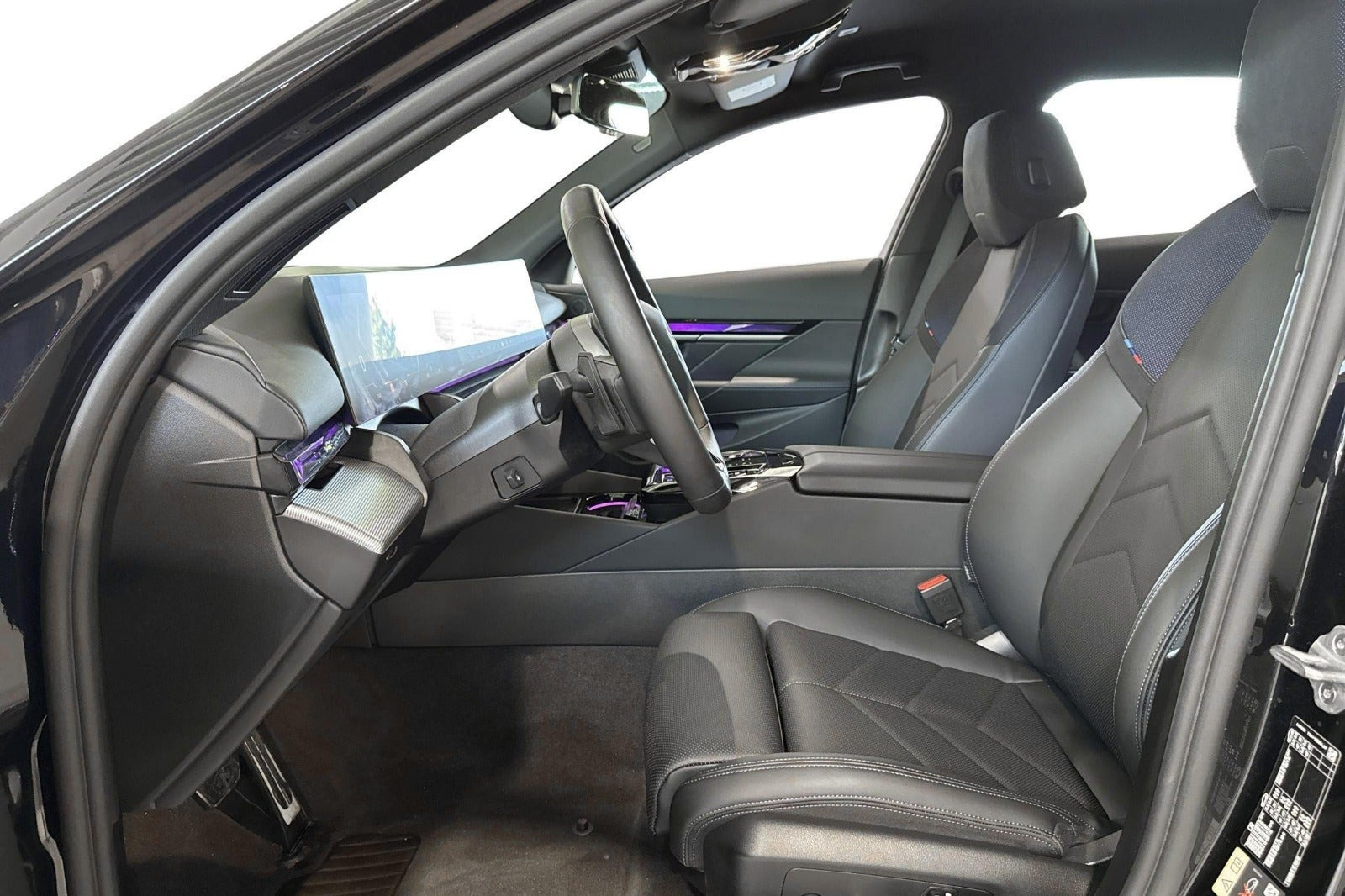 Sort BMW i5 fra 2025