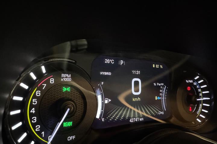 Hvid Jeep Compass fra 2021