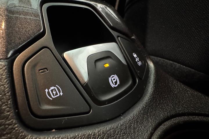 Hvid Jeep Compass fra 2021