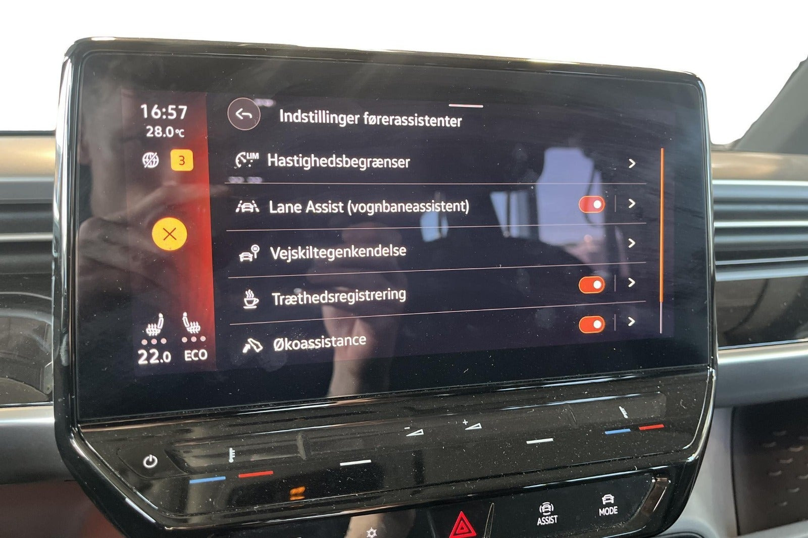 Hvid VW ID.Buzz fra 2023
