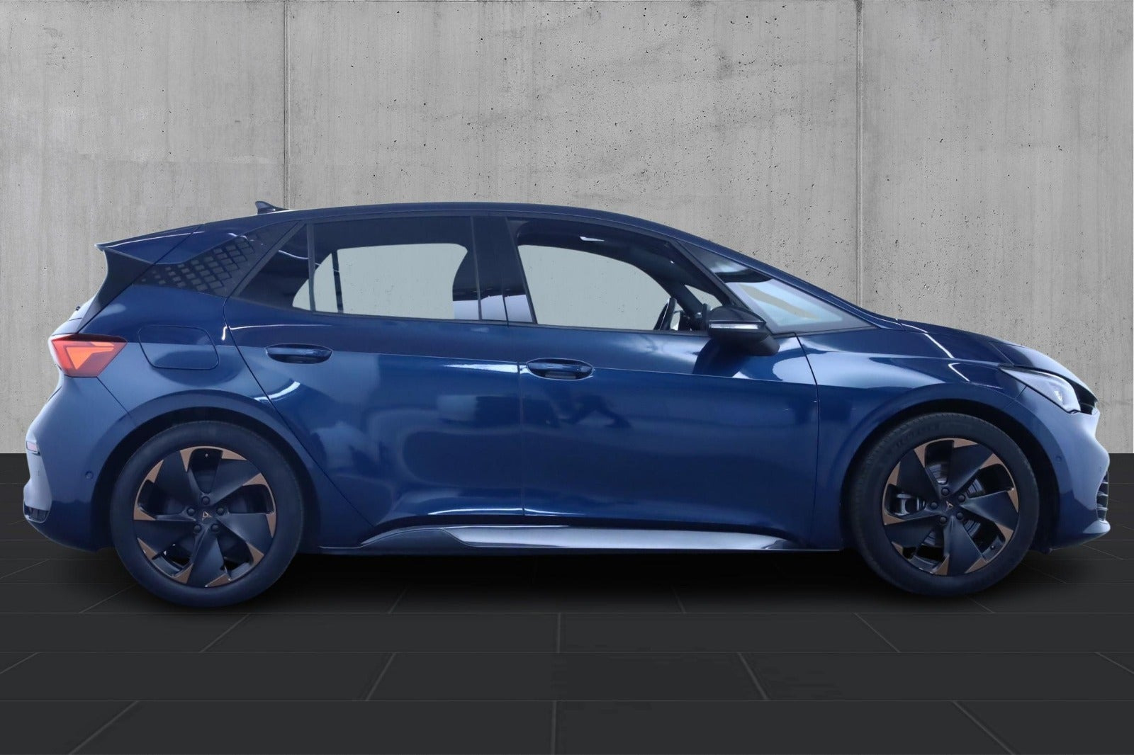 Blå Cupra Born fra 2022