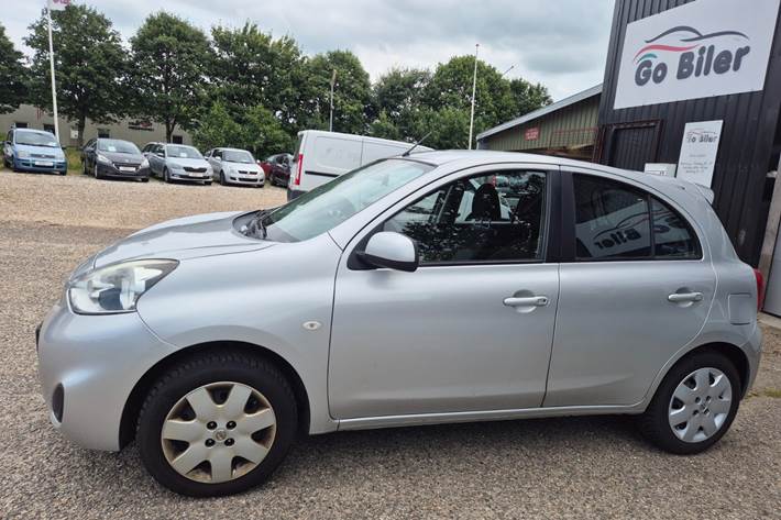 Grøn Nissan Micra fra 2013