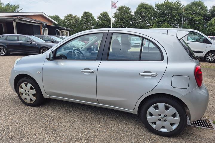 Grøn Nissan Micra fra 2017