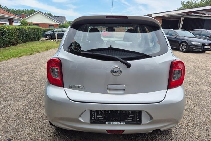 Grøn Nissan Micra fra 2017