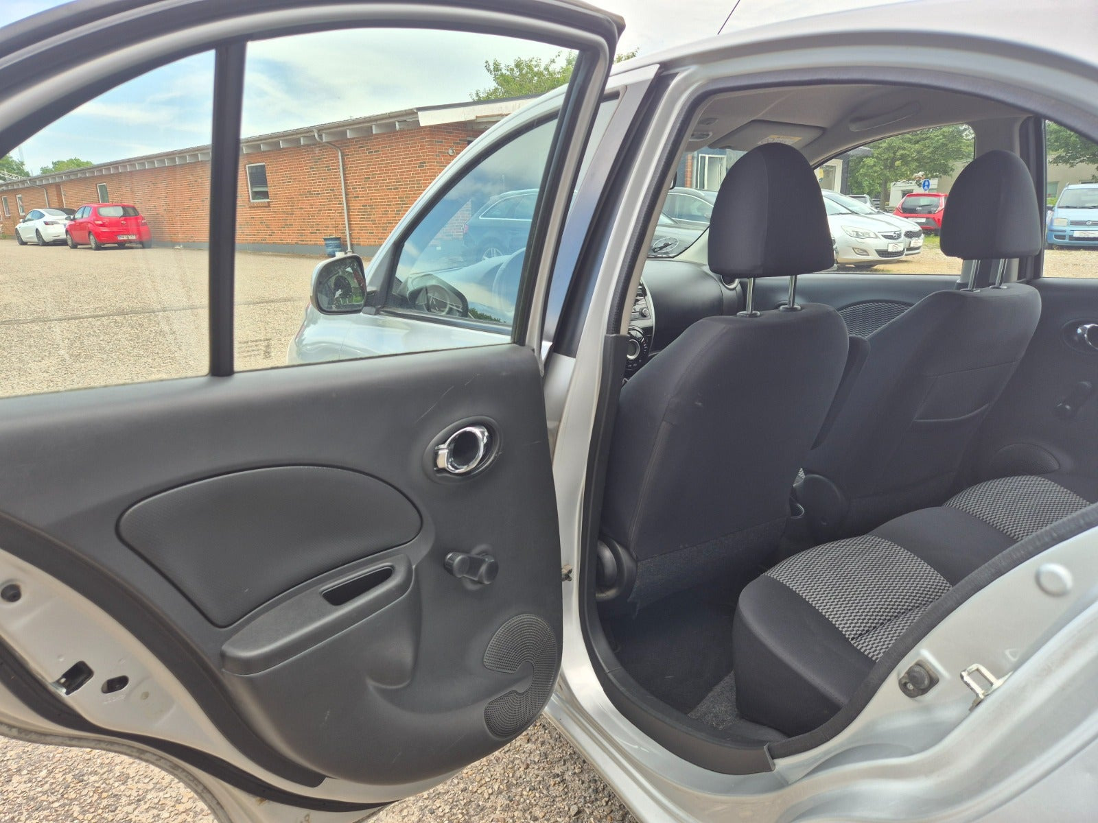 Grøn Nissan Micra fra 2017