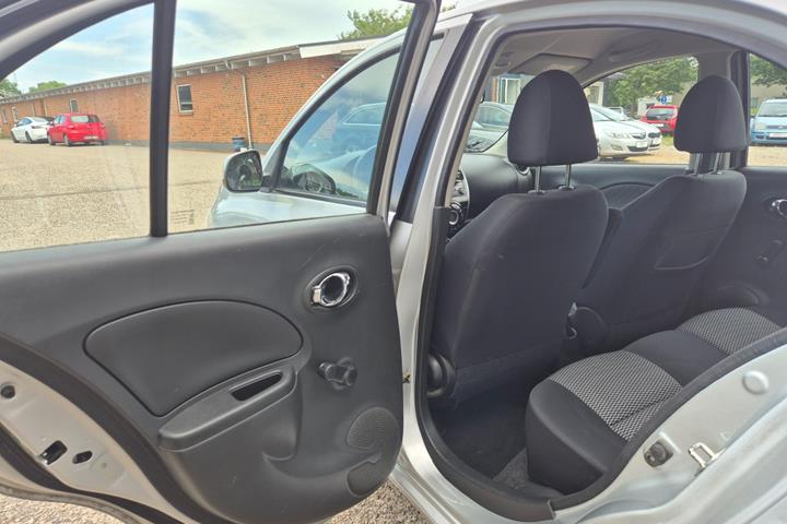 Grøn Nissan Micra fra 2017