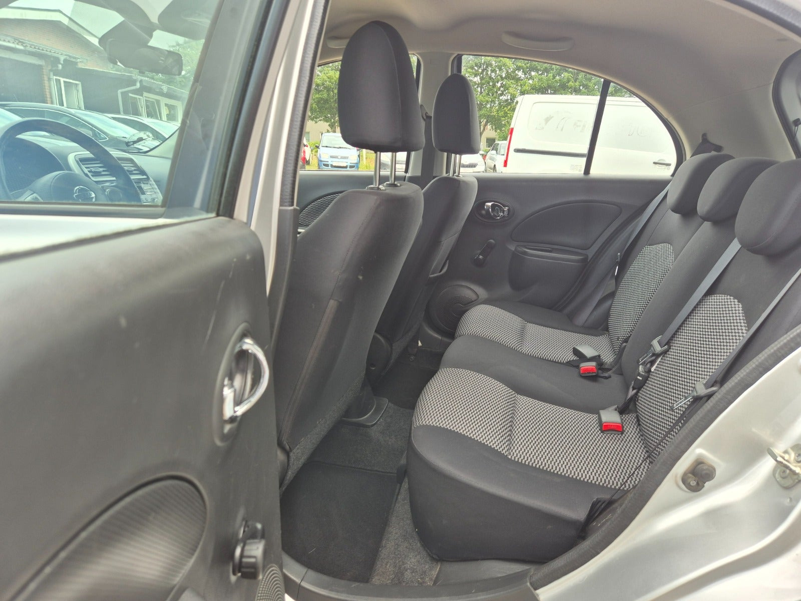 Grøn Nissan Micra fra 2017