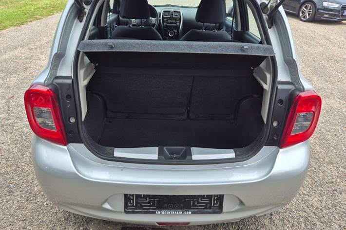 Grøn Nissan Micra fra 2013