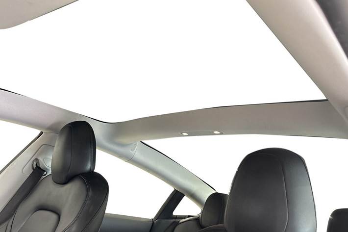 Hvid Tesla Model 3 fra 2019