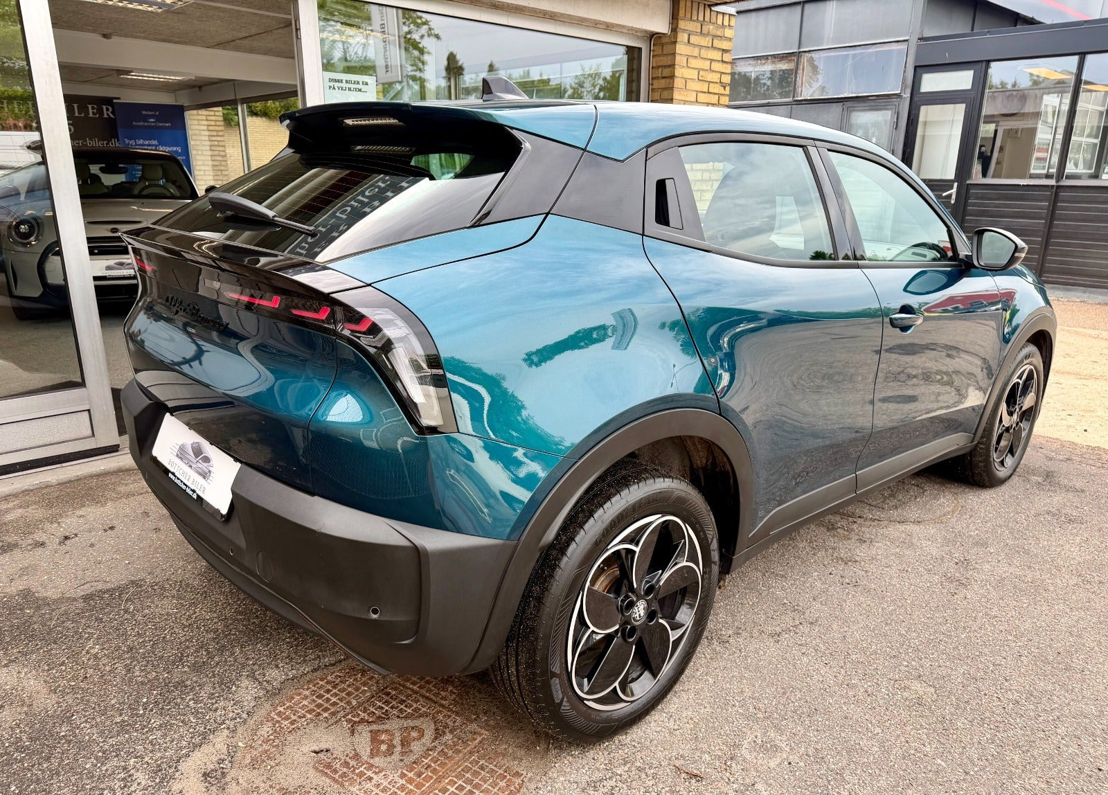 Blå Alfa Romeo Junior fra 2025