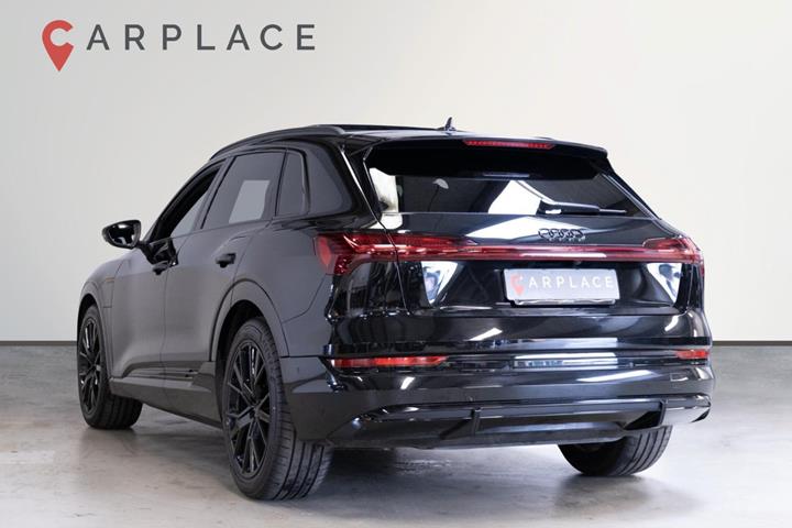 Sort Audi e-tron fra 2023