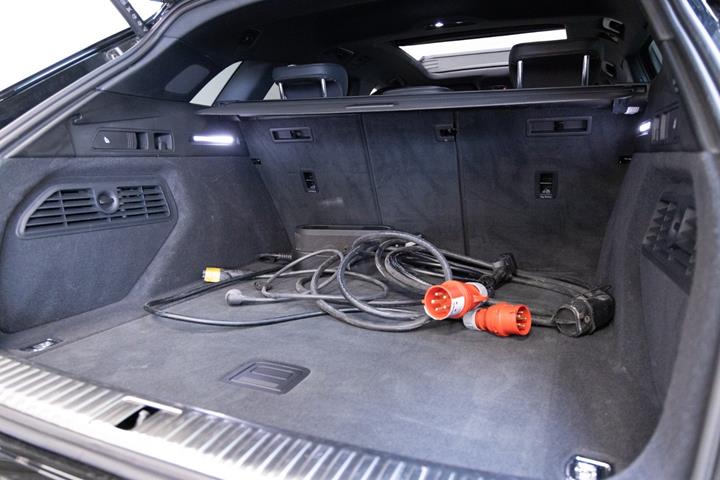 Sort Audi e-tron fra 2023