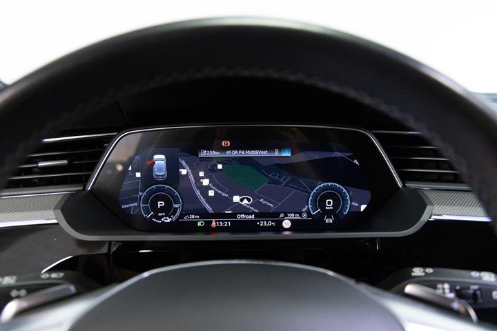 Sort Audi e-tron fra 2023