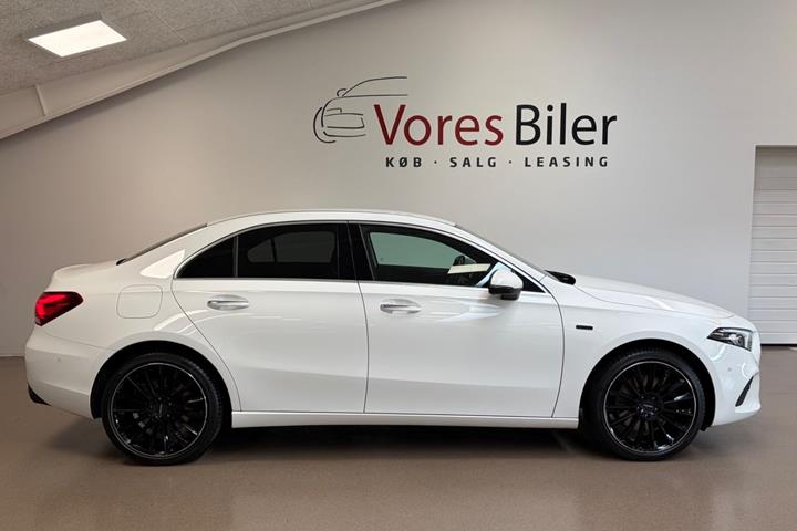Hvid Mercedes A250 e fra 2020
