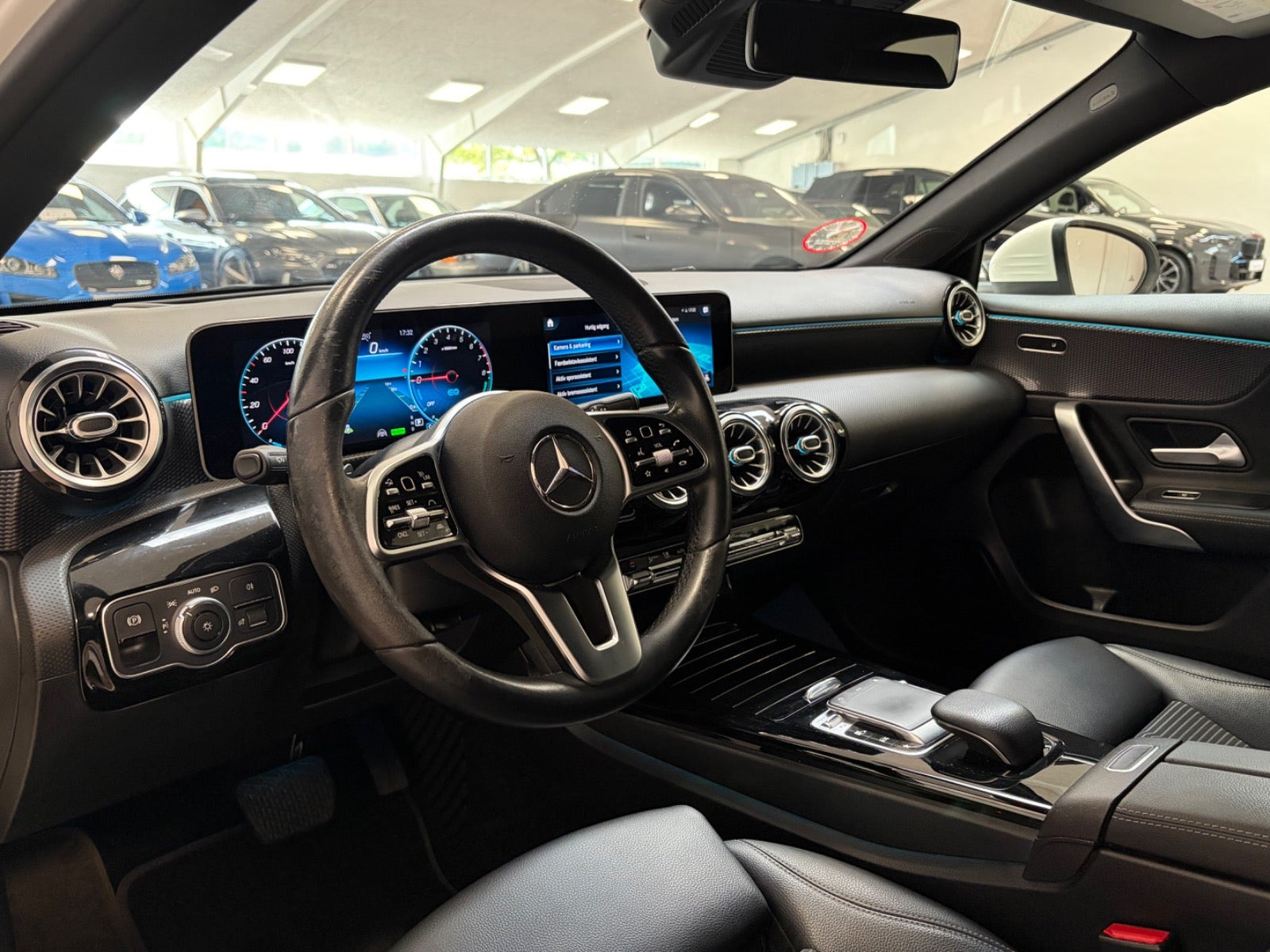 Hvid Mercedes A250 e fra 2020