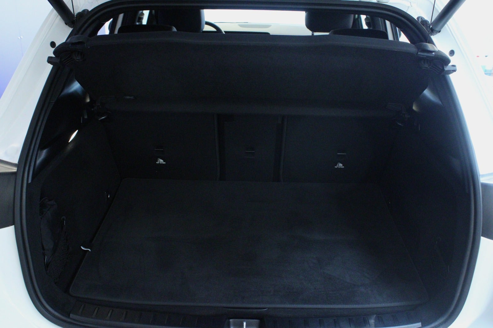 Hvid Mercedes EQA250+ fra 2025