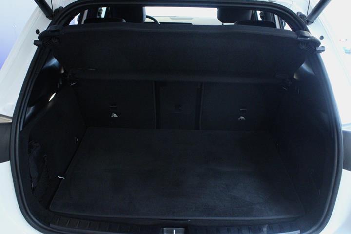 Hvid Mercedes EQA250+ fra 2025